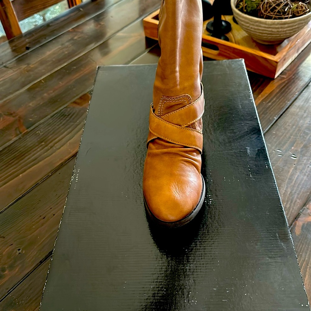 NWT-tall boots